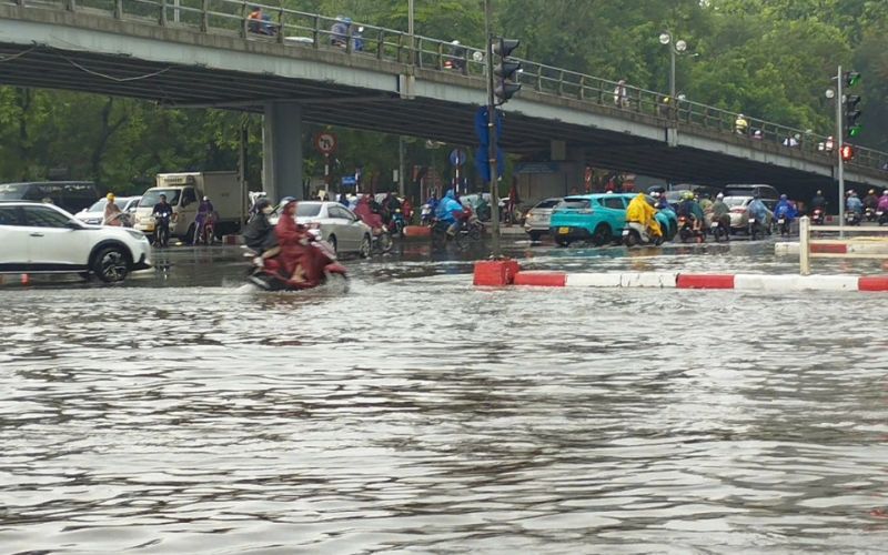 Hệ thống thoát nước phố Thái Hà hoạt động thiếu hiệu quả, gây ngập lụt nghiêm trọng